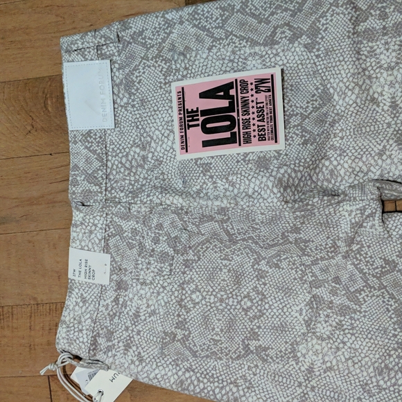 Aritzia Denim forum jeans NWT. - Picture 6 of 8